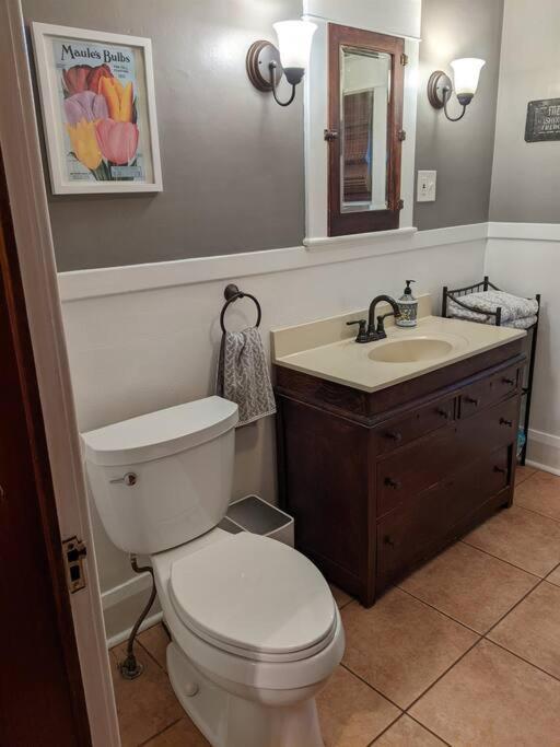 Large Bakery Apartment - Central Downtown Location Fredonia Extérieur photo