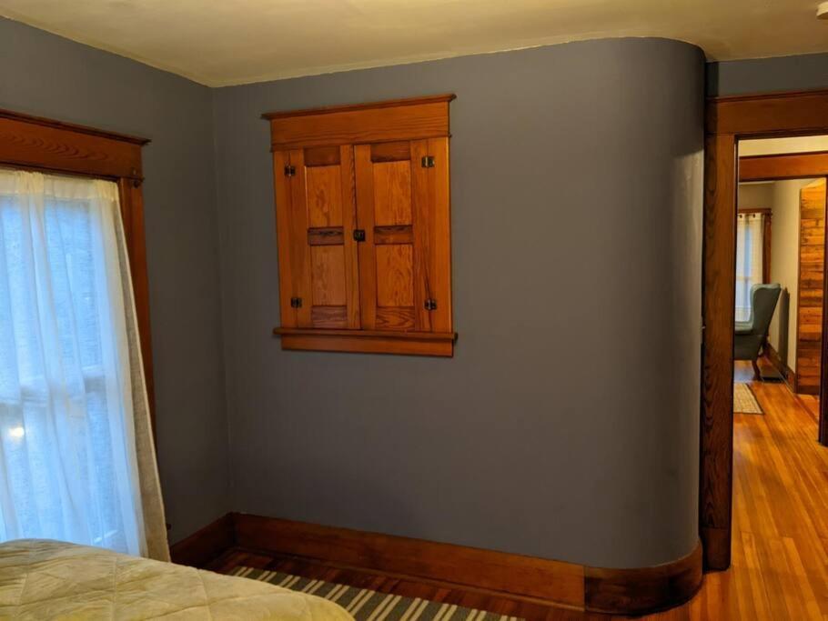 Large Bakery Apartment - Central Downtown Location Fredonia Extérieur photo