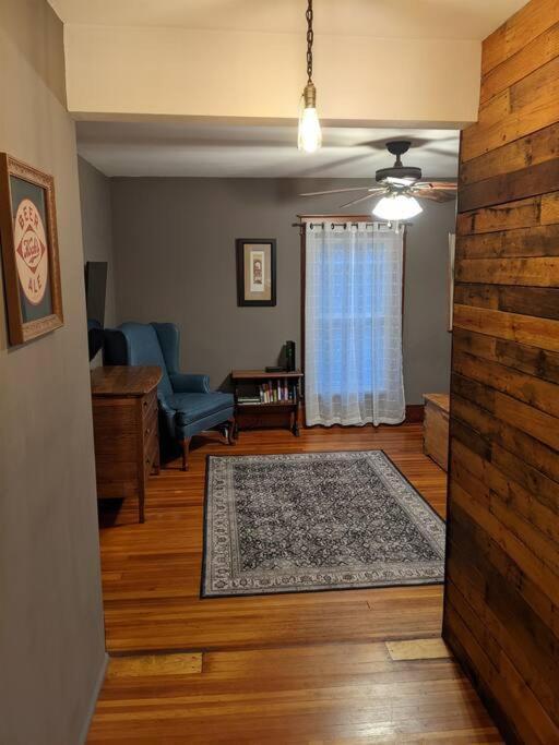 Large Bakery Apartment - Central Downtown Location Fredonia Extérieur photo